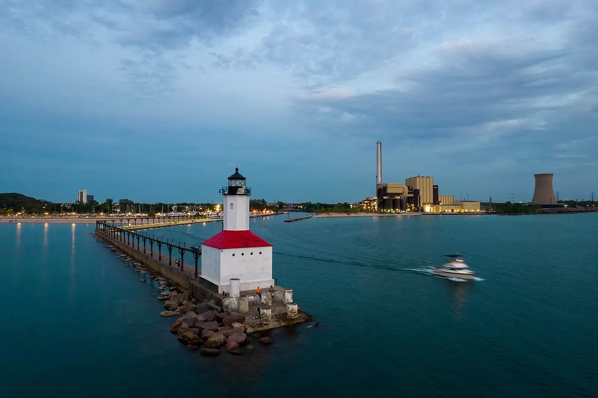 Michigan City East Lighthouse and the shore at Washington Park